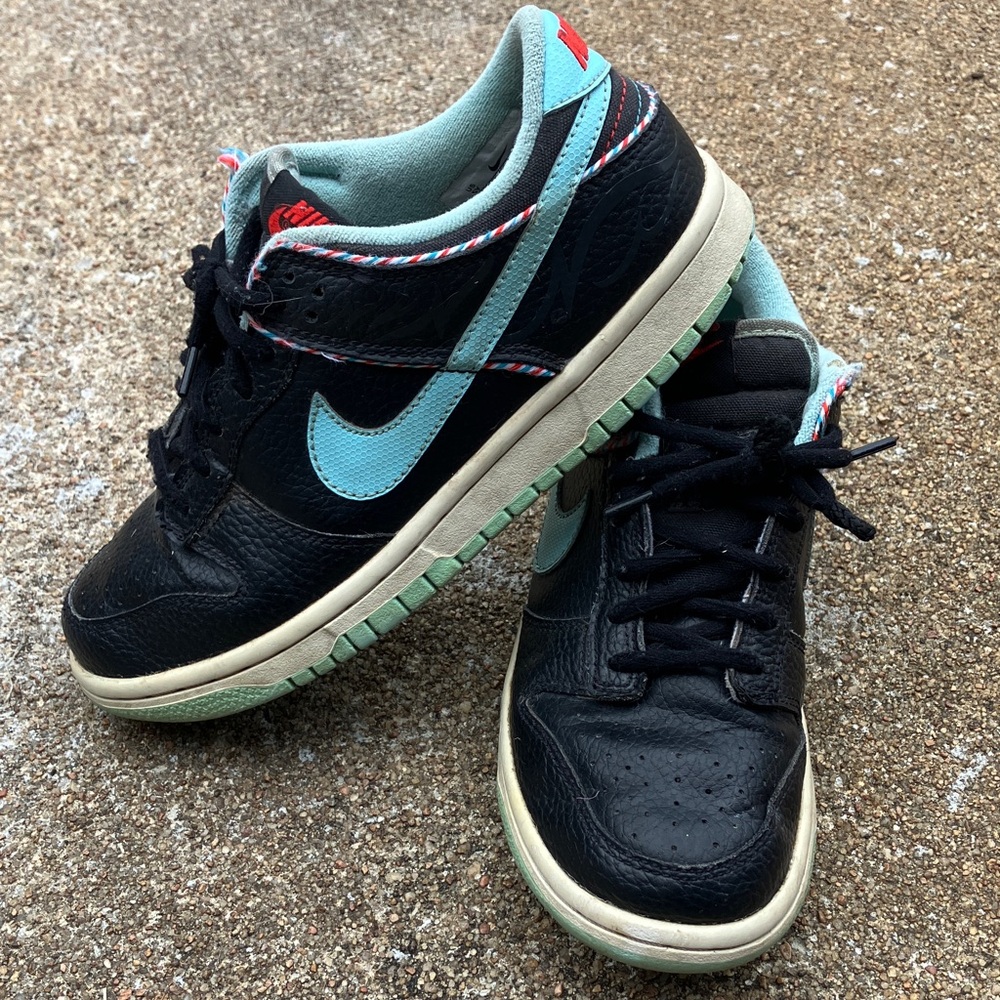 Nike Black and Teal Sneakers